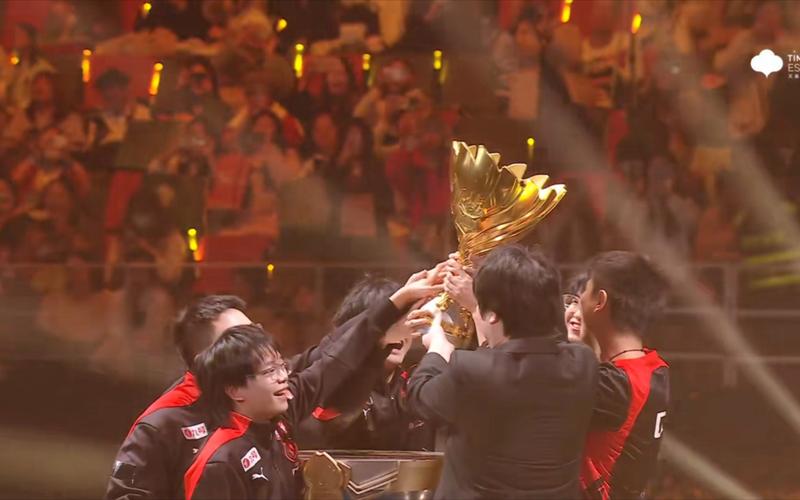 T.c — Passion UA 的新教练；