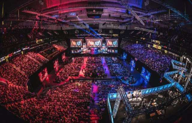 RNG季后赛不敌EDG，状态全面下滑，S12能进吗？