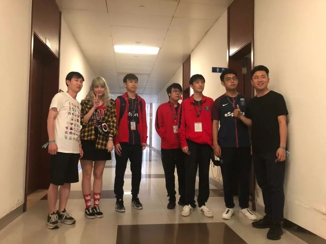 G2官宣：正式告别主教练GrabbZ、分析师Duffman